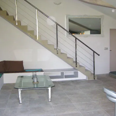 Elegant A 120 M² Avec Piscine