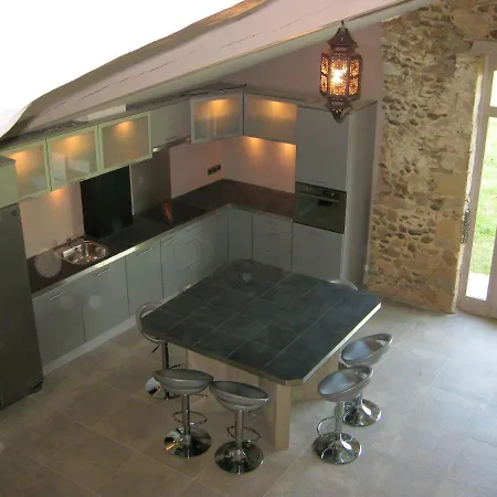 Elegant A 120 M² Avec Piscine